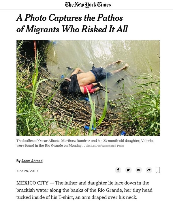 미국으로 망명 신청을 하기 위해 강을 건너다 안타깝게 익사 사고를 당한 부녀 사진을 뉴욕타임즈에서 공개했다(사진: 뉴욕타임즈 관련 기사 캡처본).