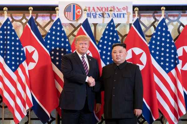 도날드 트럼프 미국 대통령(왼)과 김정은 국무위원장(오)이 9월 하순 실무협상을 재개하기로 했다.(사진:구글 무료 이미지 제공)