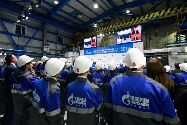'시베리아의 힘' 개통식을 지켜보는 러시아 푸틴 대통령(사진: 가스프롬 홈페이지).