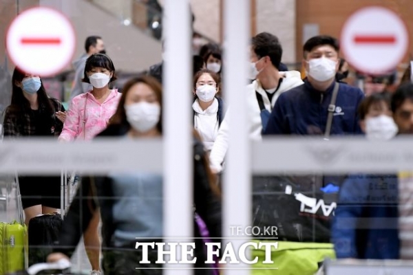 코로나바이러스 확산으로 해외 80개 국가가 한국으로부터의 입국을 금지하거나 제한했다(사진: 더 팩트 제공).