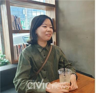 특수교사를 꿈꾸고 있는 대학생 허지인 씨가 인터뷰에 응하고 있다(사진: 취재기자 박지혜).