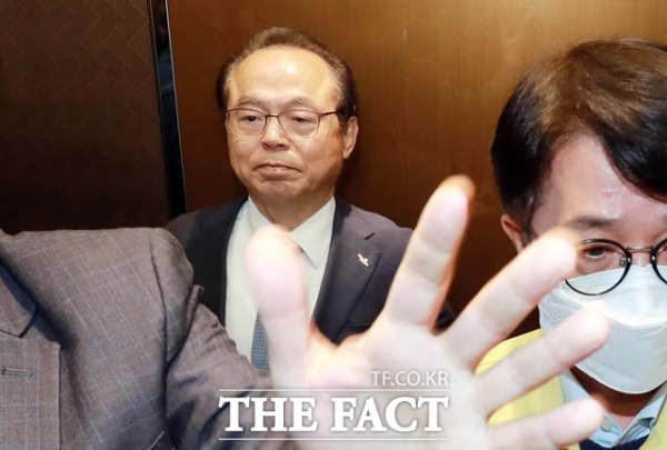여직원을 성추행한 혐의를 받고있는 오거돈 전 부산시장이다(사진: 더팩트 제공).