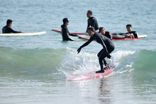 부산의 대표적인 ‘서핑 메카’ 송정해수욕장의 서핑 구간이 대폭 확대된다(사진: 부산시 제공).