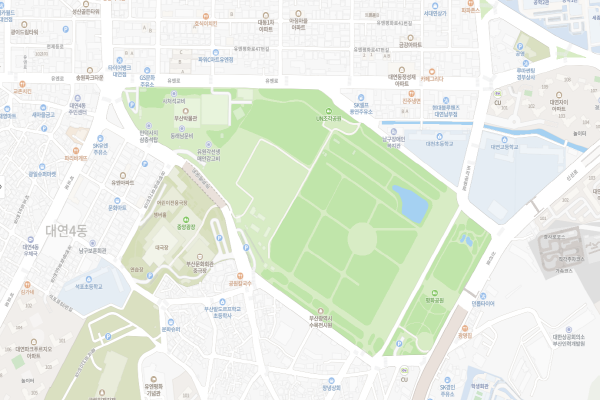 초록색으로 표시되어 있는 부분에 UN공원이 있다. UN공원은 인근의 UN조각공원, 평화공원, 일제강제동원역사관, 부산박물관 등을 묶어서 부산시 남구는 ‘UN평화문화특구’로 지정했다(사진: 네이버 지도).