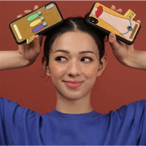안시연 씨가 JOE&LECONTE 휴대폰 케이스 모델로 출연한 광고(사진: 안시연 씨 제공)