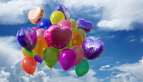 헬륨가스의 용도는 파티 등에서 풍선을 띄워놓기 위해 사용하지만, 헬륨가스를 마시게 된다면 '도널드 덕 효과'가 일어나 방송 소재로 자주 쓰인다(사진: pixabay 무료 이미지).