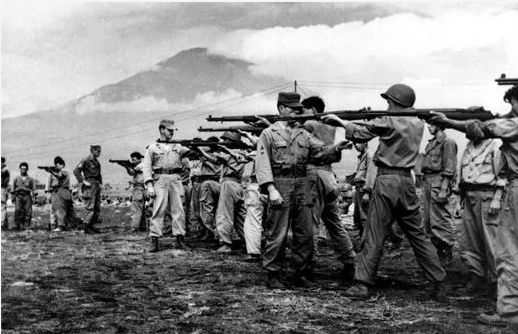 카투사는 6‧25전쟁 발발 50일 만에 출범, 일본에서 훈련을 받은 뒤 인천상륙작전부터 전쟁에 참전했다(사진; 위키백과).