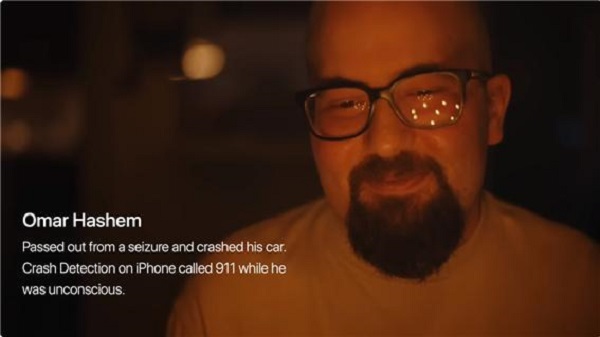 오마르 하솀이라는 남자가 과거 사고 당시 아이폰의 구급기능으로 생존한 것을 새로운 생일을 얻은 것으로 삼아 축하하고 있다(사진: 애플 공식 유튜브 ‘Another Birthday’ 영상 캡처).